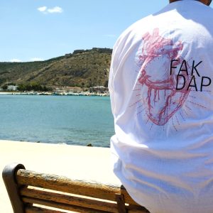 FAKDAP HEART LONGSLEEVE TEE WHITE